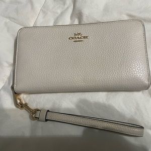 Coach wristlet wallet